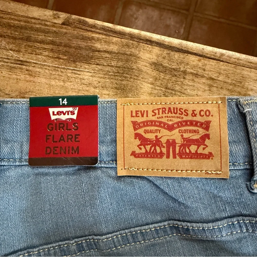 Levis comfortable fit
